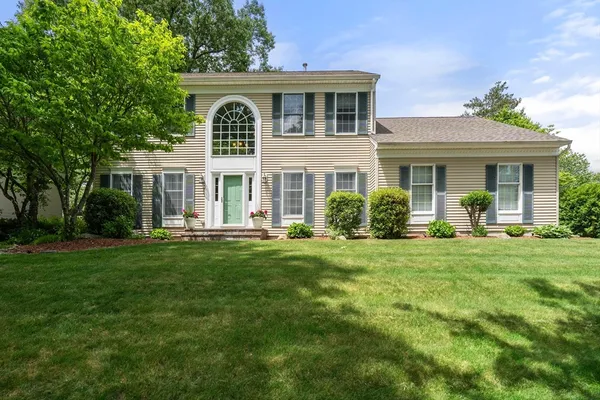 $995,000 | 15 Winthrop Drive, Franklin, MA 02038