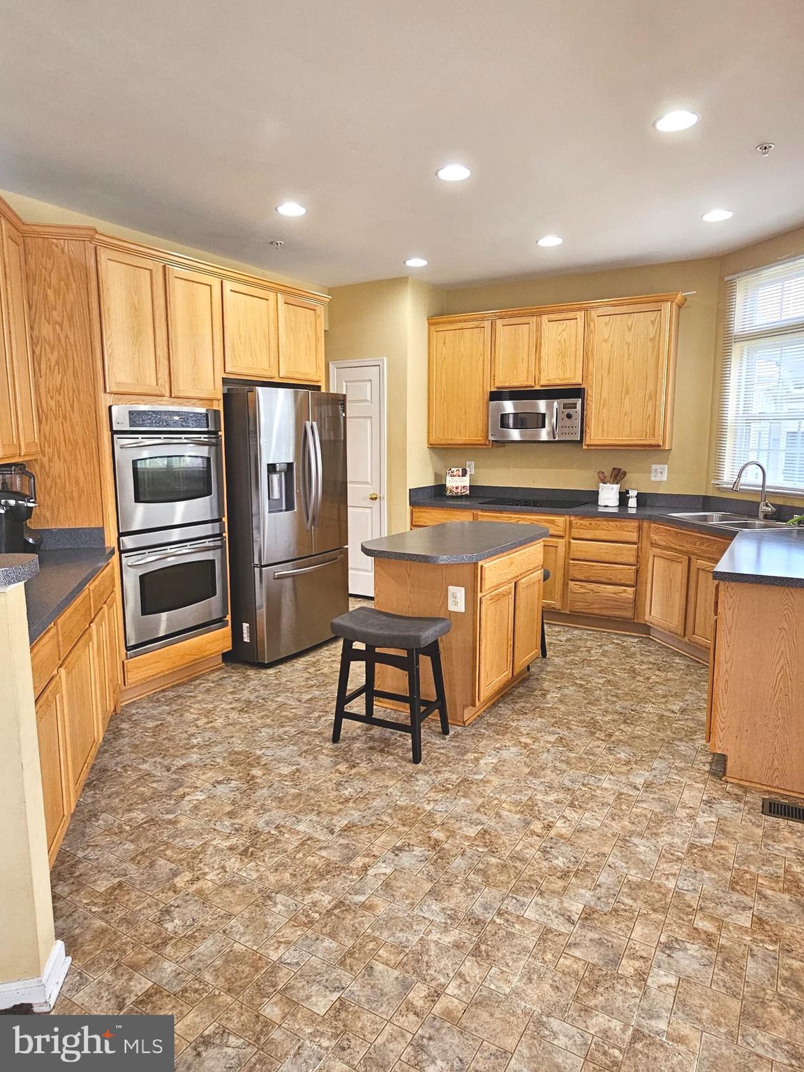 8008 Kingsmill Road Brandywine, MD 20613 - Photo 3 of 18 Kitchen view