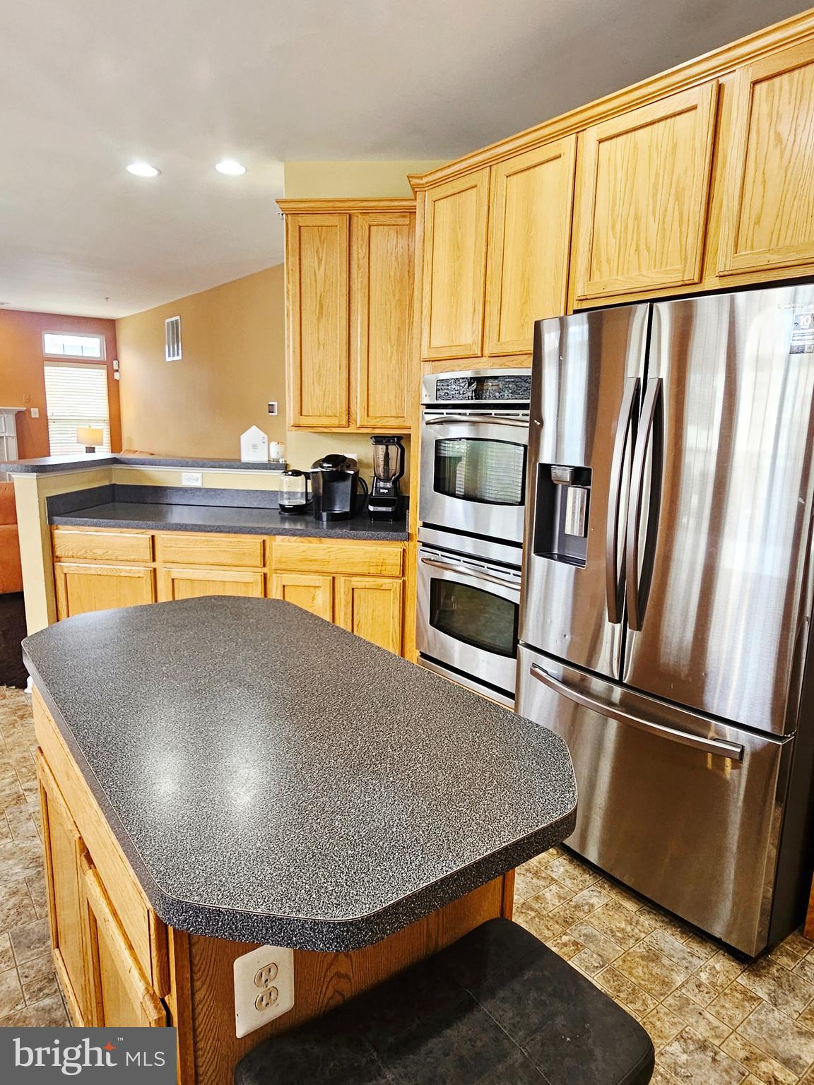 8008 Kingsmill Road Brandywine, MD 20613 - Photo 5 of 18 Island w/cabinet