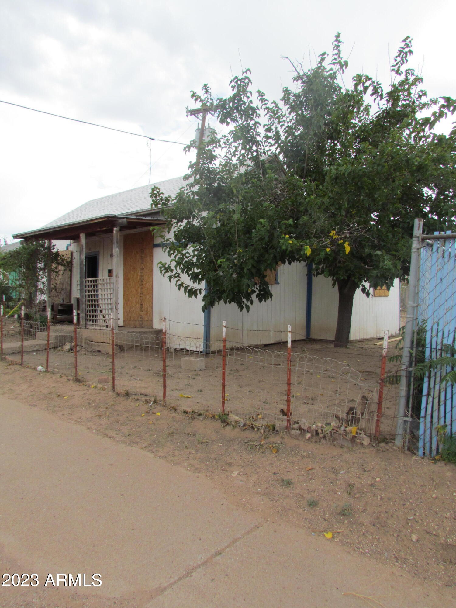 617 East 17th Street Douglas, AZ 85607 - Photo 3 of 43 IMG_4712