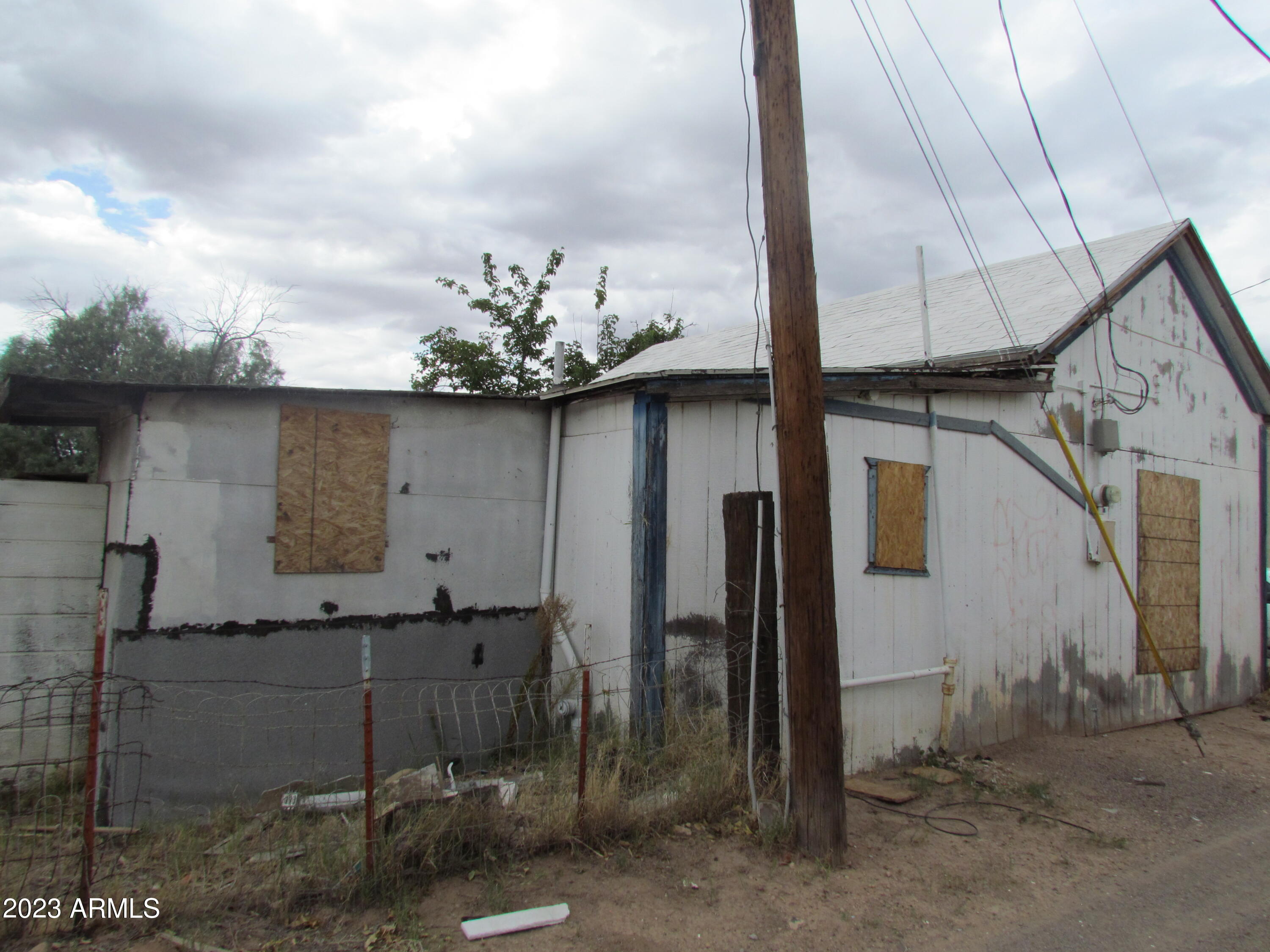 617 East 17th Street Douglas, AZ 85607 - Photo 8 of 43 IMG_4722
