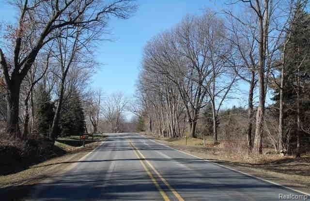 2399 Sexton Road Howell, MI 48843 - Photo 6 of 9 39415971 Street view.jpg