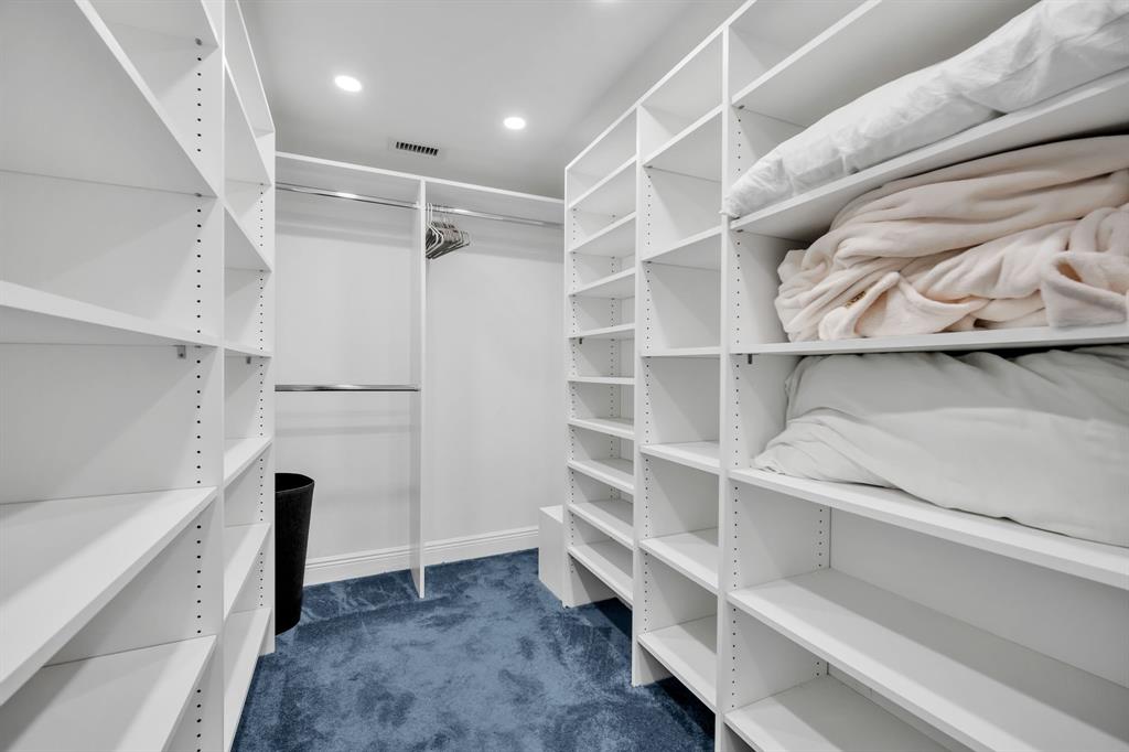 615 North Riverside Drive, Unit 702 Pompano Beach, FL 33062 - Photo 27 of 38 a view of walk in closet with empty racks