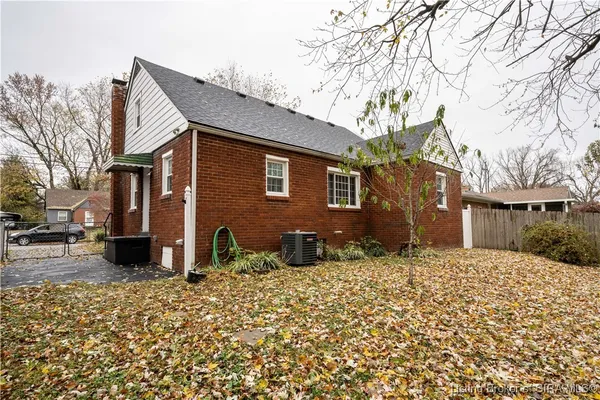 $229,000 | 1310 East 9th Street, Jeffersonville, IN 47130