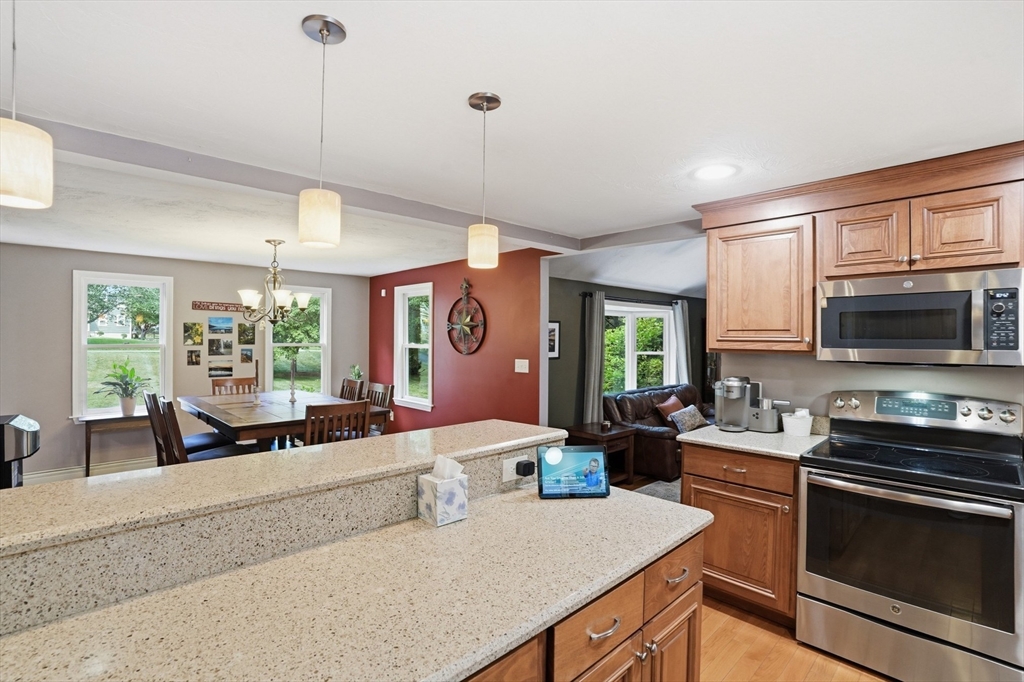 61 Stoney Weir Road Halifax, MA 02338 - Photo 7 of 42
