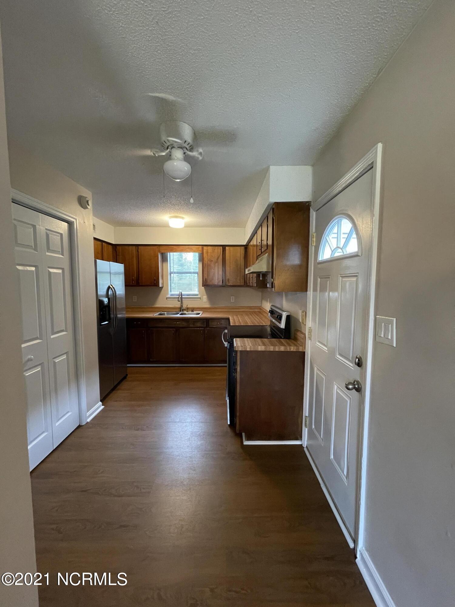 829 Mill River Road Jacksonville, NC 28540 - Photo 6 of 21 20211104_162731569_iOS