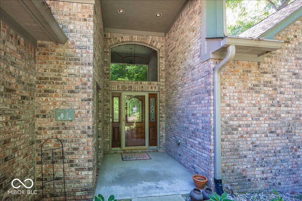 1663 Walnut Trace Greenfield, IN 46140 - Photo 2 of 35
