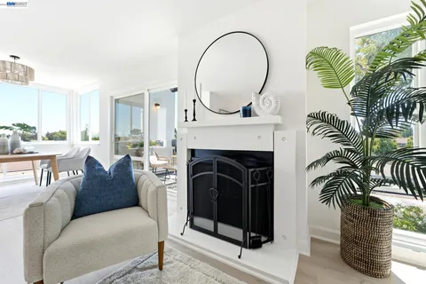 $745,000 | 1075 Shell Boulevard, Unit 11, Foster City, CA 94404