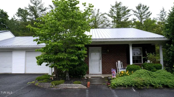 $235,000 | 510 Colonial Road, Unit 4, Rogersville, TN 37857