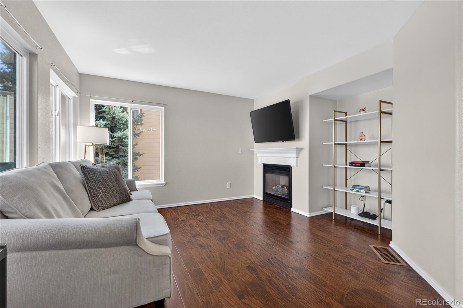 9719 Burberry Way Highlands Ranch, CO 80129 - Photo 11 of 36