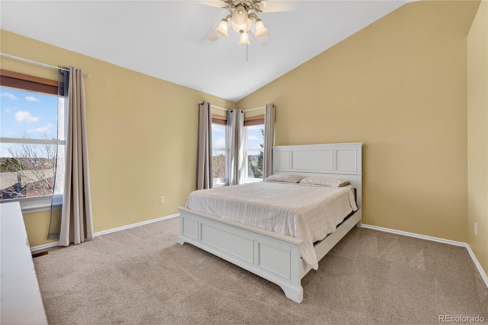 9719 Burberry Way Highlands Ranch, CO 80129 - Photo 16 of 36