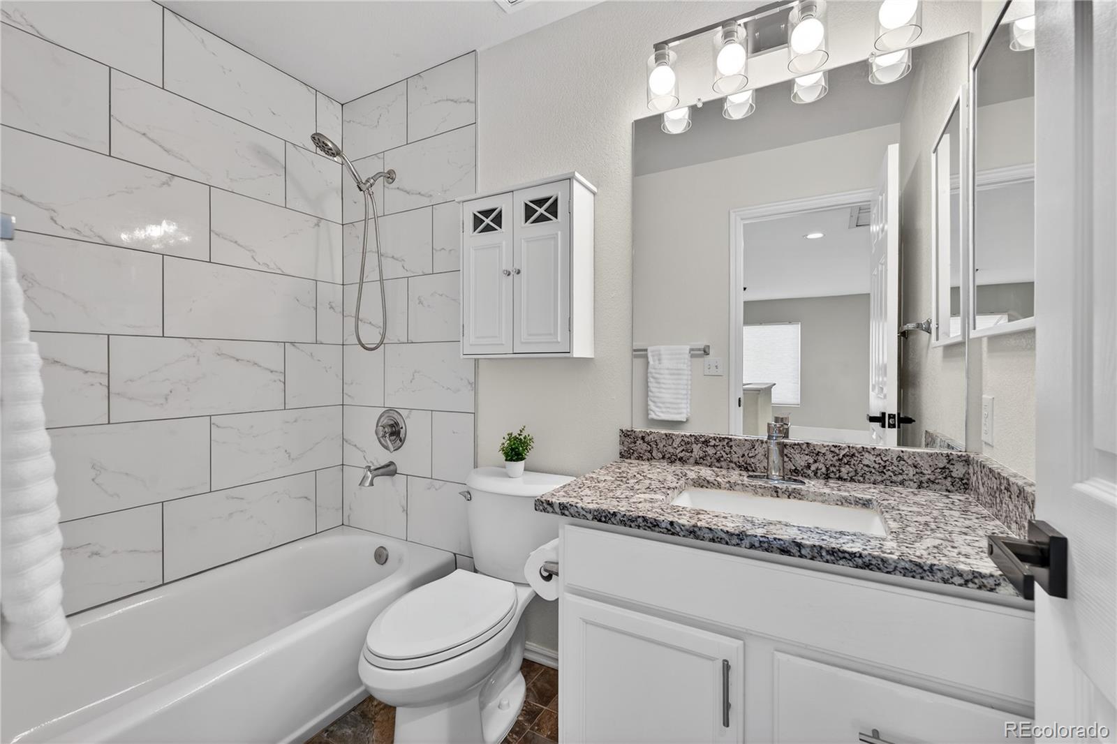 9719 Burberry Way Highlands Ranch, CO 80129 - Photo 20 of 36