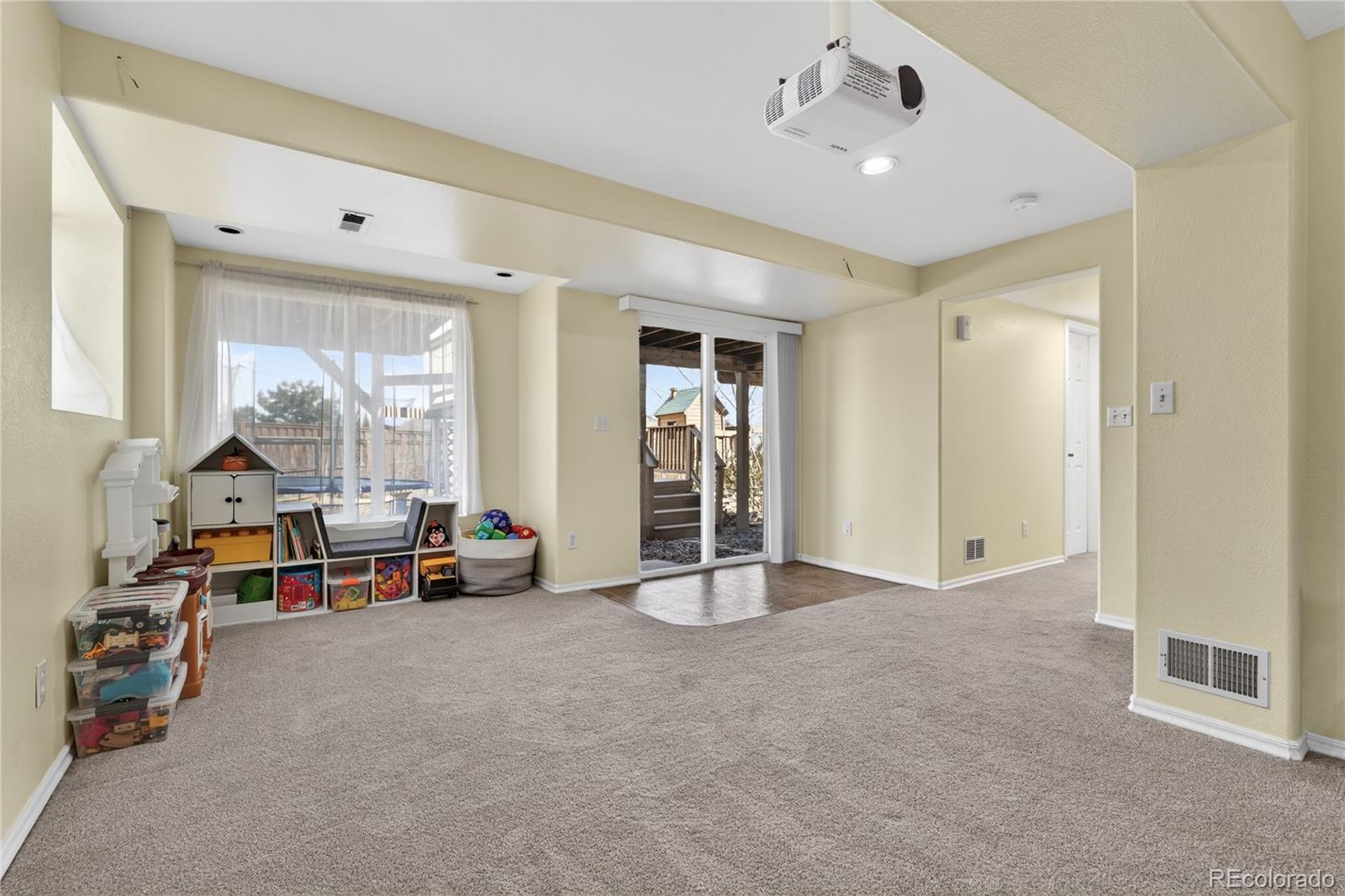 9719 Burberry Way Highlands Ranch, CO 80129 - Photo 24 of 36