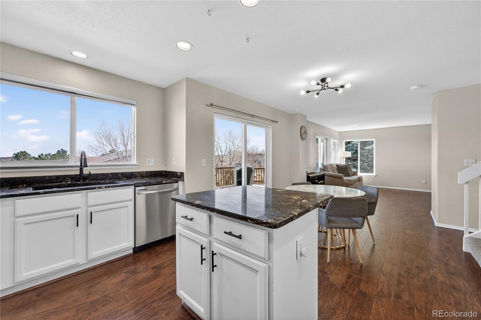 9719 Burberry Way Highlands Ranch, CO 80129 - Photo 10 of 36