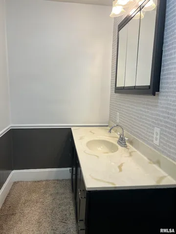 $175,000 | 236 West Grant Street, Macomb, IL 61455