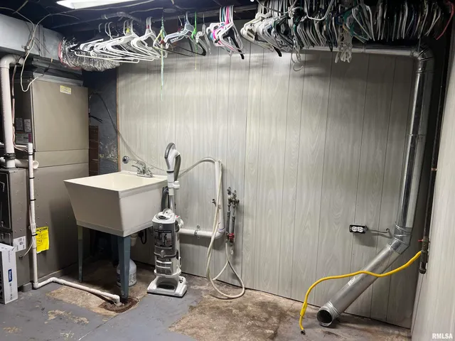 $175,000 | 236 West Grant Street, Macomb, IL 61455