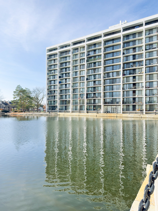 2015 South Finley Road, Unit 812 Lombard, IL 60148 - Photo 2 of 13