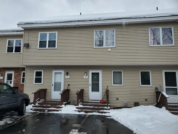 $2,300 | 220 Mascoma Street, Unit 11, Lebanon, NH 03766