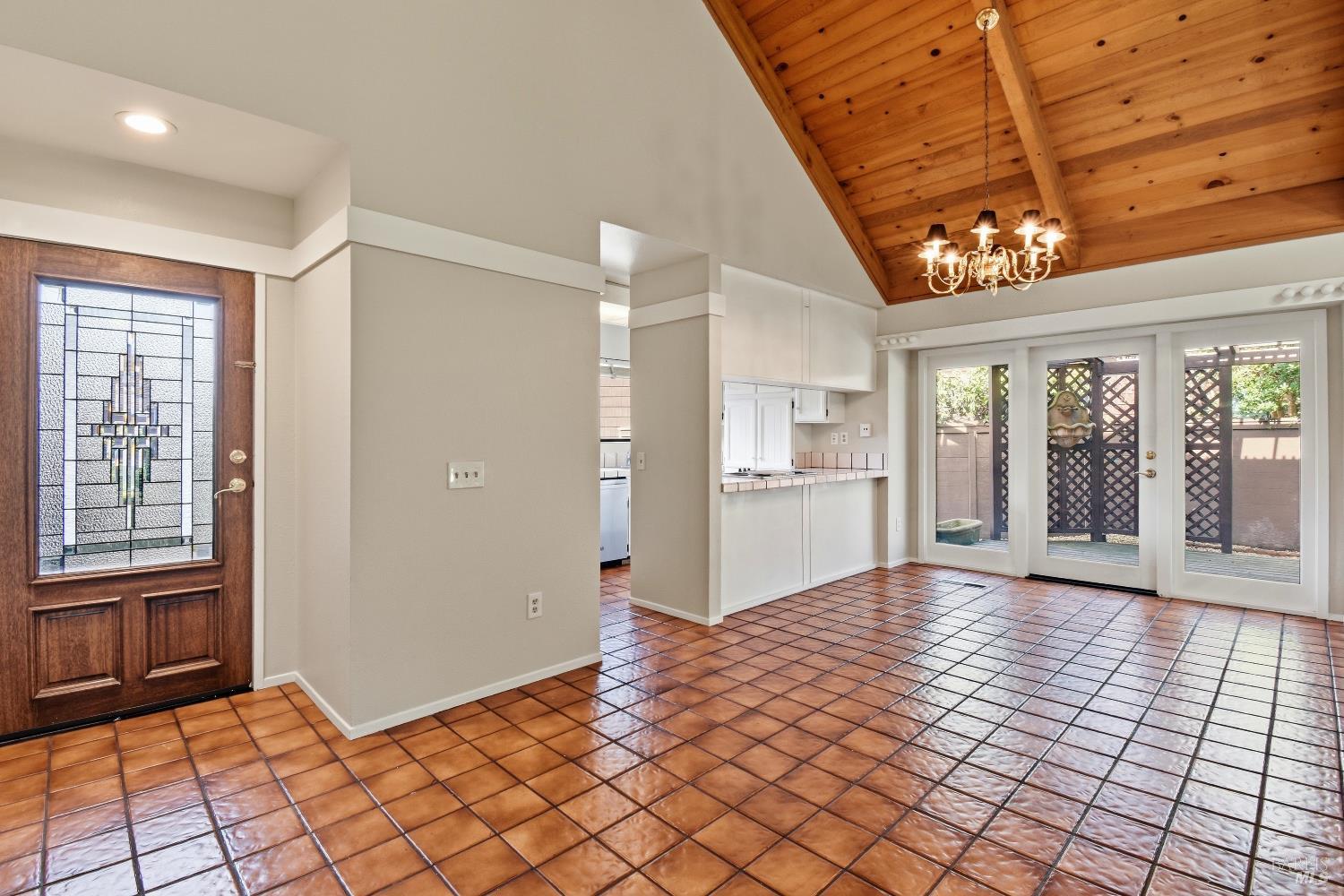 1320 North Street, Unit 7 Santa Rosa, CA 95404 - Photo 7 of 28 a view of an empty room with a window