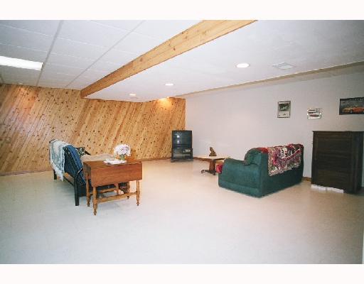 220 Thompson Hill Road Aliquippa, PA 15001 - Photo 6 of 18 Den/Family/Great Room.