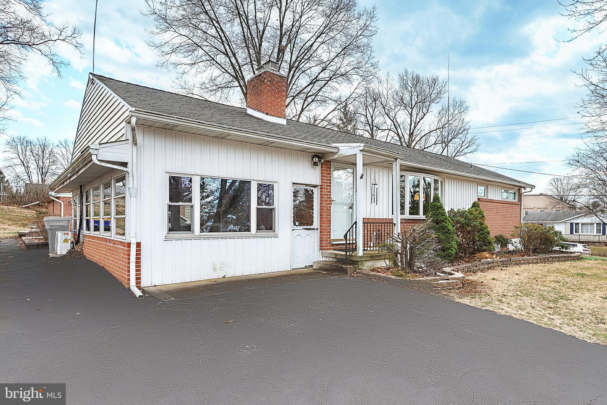 1898 Church Road York, PA 17408 - Photo 4 of 34 Front entrance and 4 season room