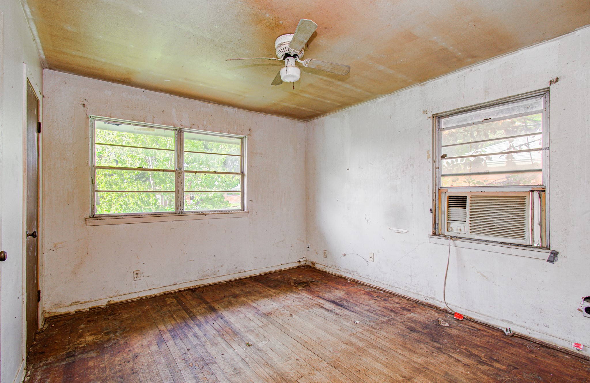 4110 Howcher Street Houston, TX 77047 - Photo 10 of 13 Bedroom 1
