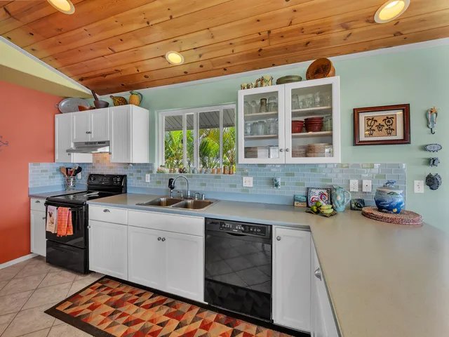 $1,300,000 | 15-947 Paradise Ala Kai Drive, Keaau, HI 96749