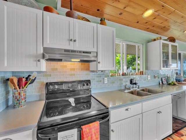 $1,300,000 | 15-947 Paradise Ala Kai Drive, Keaau, HI 96749