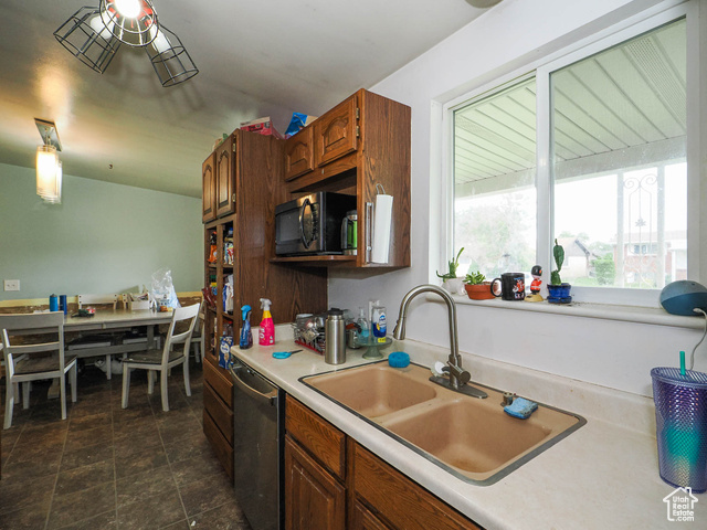 2015 West 4225th Street South Roy, UT 84067 - Photo 16 of 34