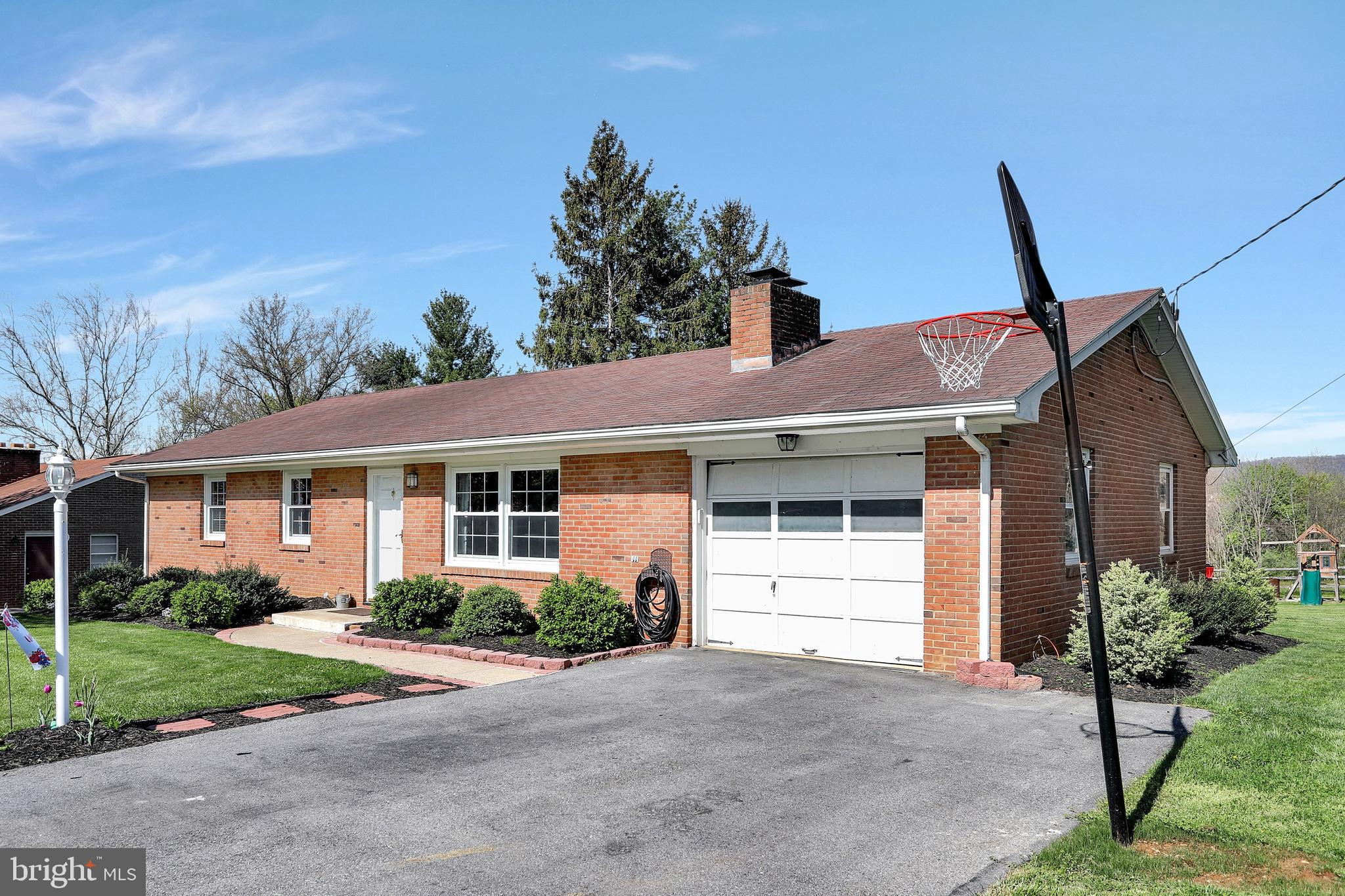 12526 Ashton Road Clear Spring, MD 21722 - Photo 3 of 40