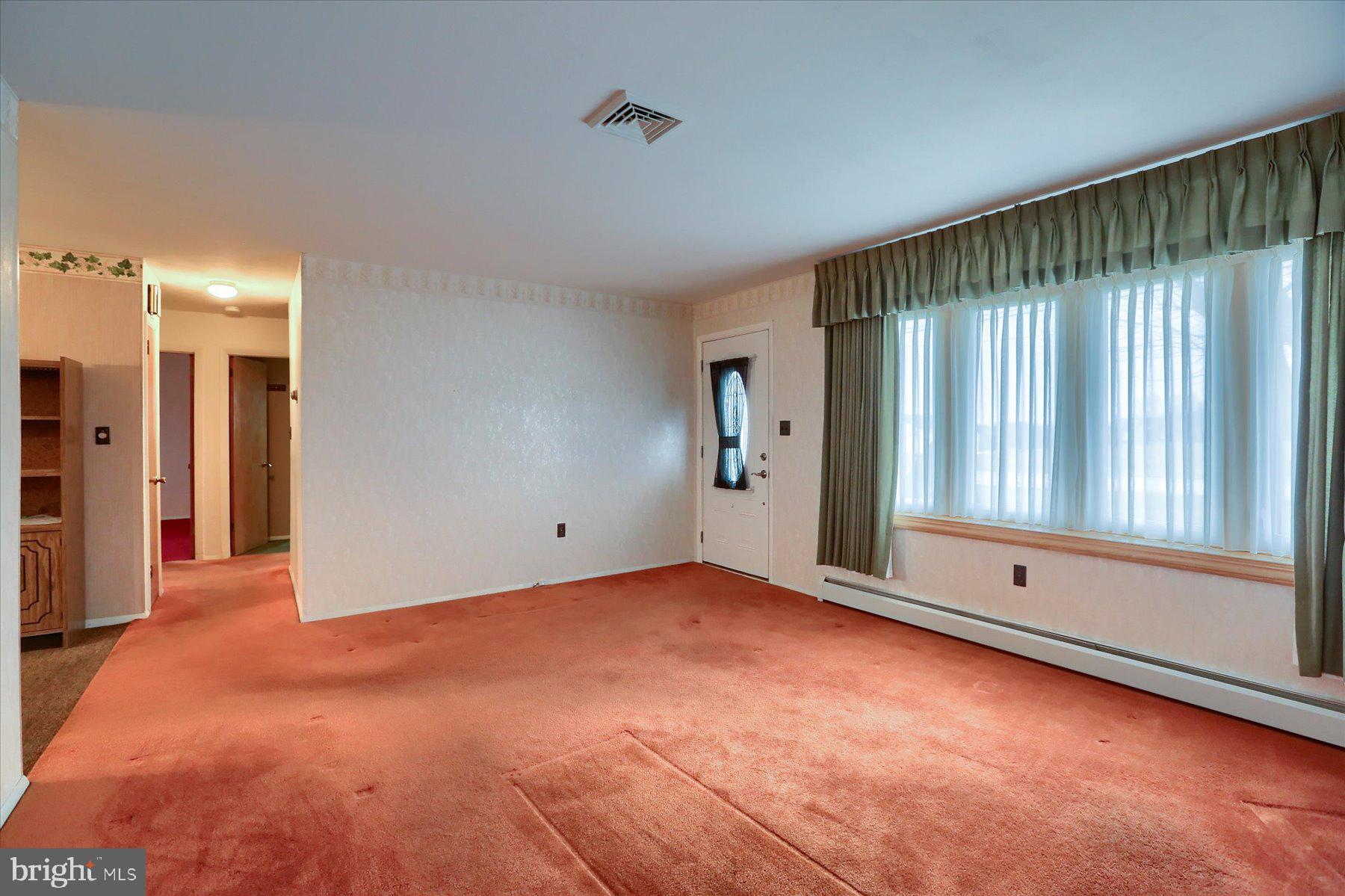 215 North Middlesex Road Carlisle, PA 17013 - Photo 4 of 32 Gallery Image 4