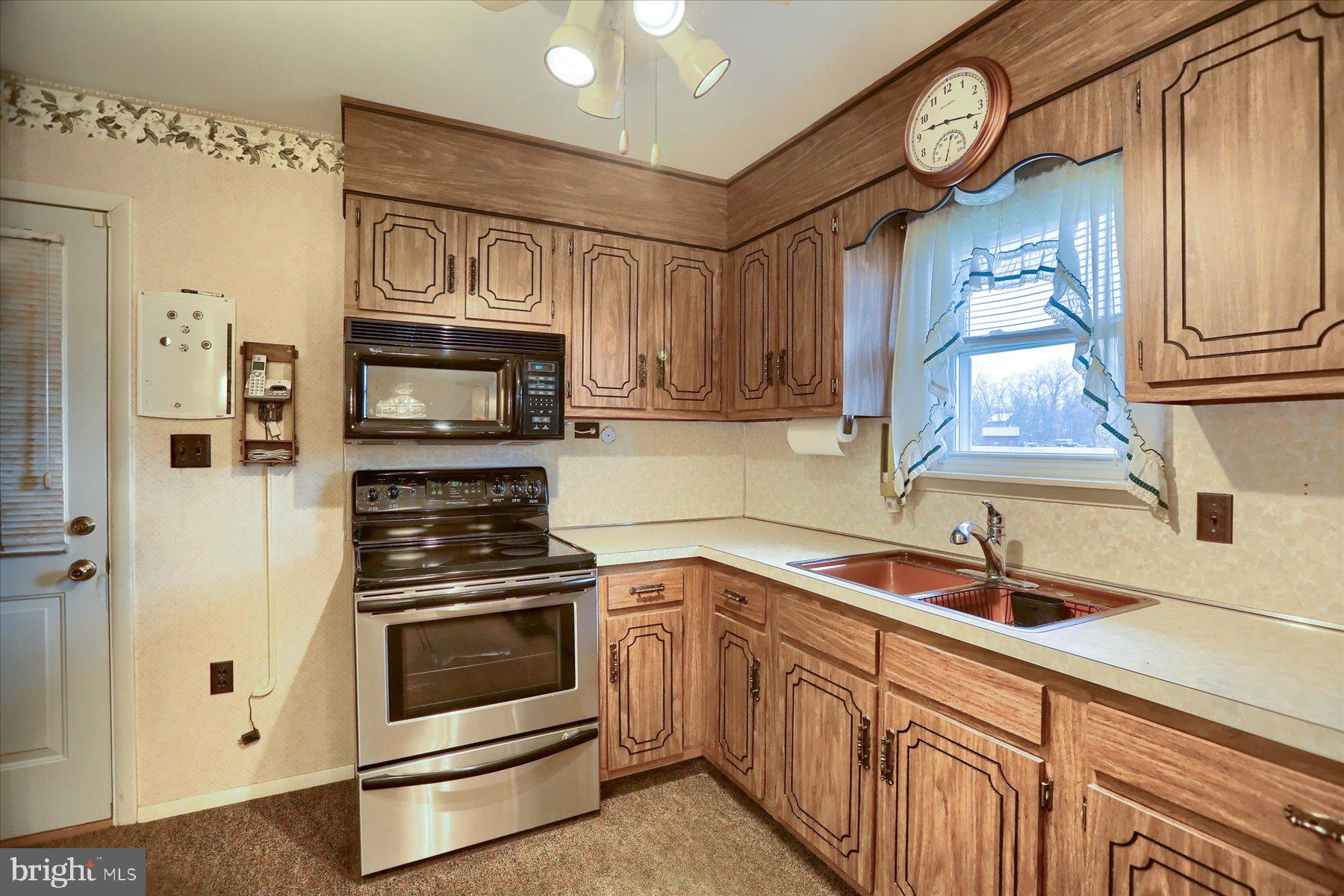 215 North Middlesex Road Carlisle, PA 17013 - Photo 8 of 32 Gallery Image 8