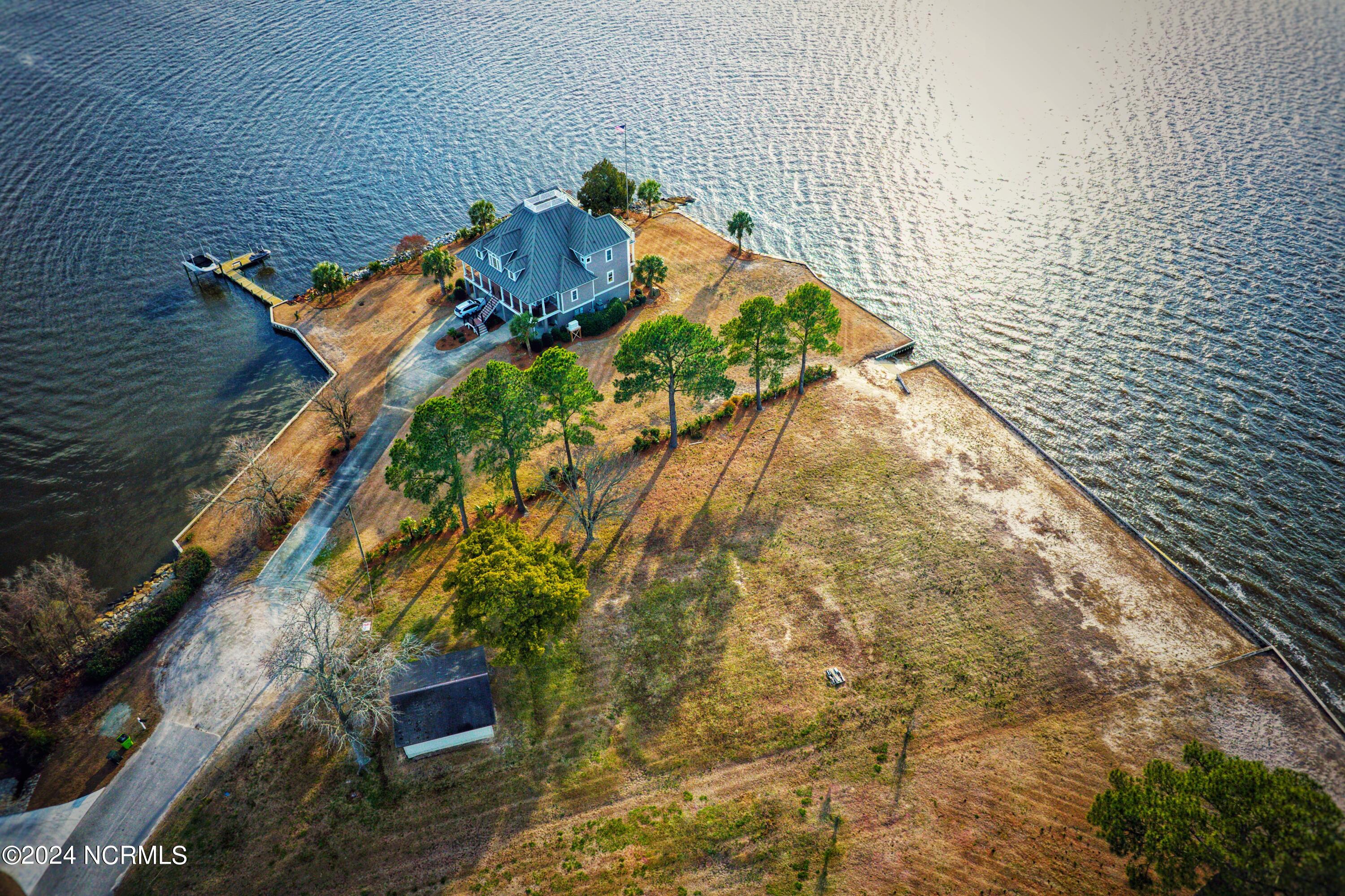 437 Riverside Drive New Bern, NC 28560 - Photo 9 of 29 437 Riverside Drive