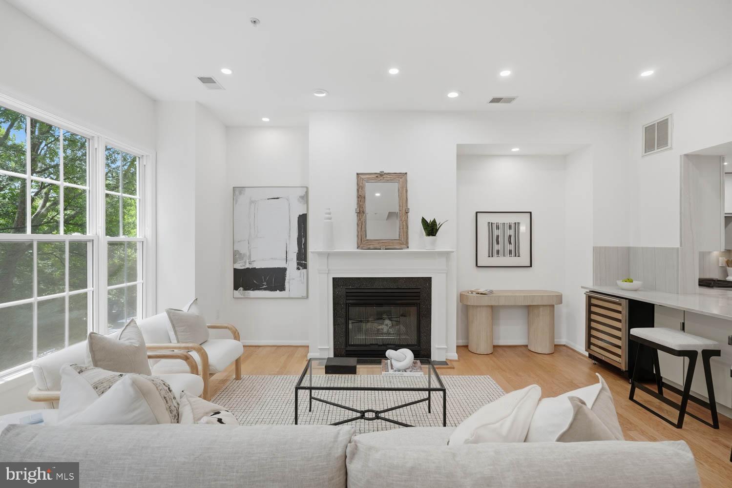 1935 Belmont Road Northwest, Unit 1122 Washington, DC 20009 - Photo 2 of 24