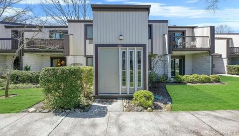 $399,999 | 65 Richmond Boulevard, Unit 1B, Ronkonkoma, NY 11779
