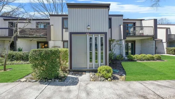 $399,999 | 65 Richmond Boulevard, Unit 1B, Ronkonkoma, NY 11779