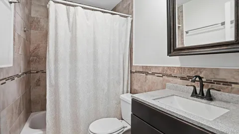 $399,999 | 65 Richmond Boulevard, Unit 1B, Ronkonkoma, NY 11779