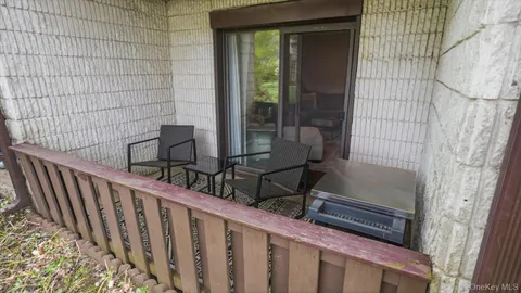 $399,999 | 65 Richmond Boulevard, Unit 1B, Ronkonkoma, NY 11779