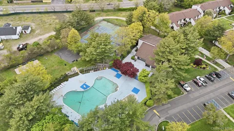 $399,999 | 65 Richmond Boulevard, Unit 1B, Ronkonkoma, NY 11779