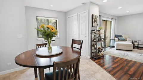 $399,999 | 65 Richmond Boulevard, Unit 1B, Ronkonkoma, NY 11779