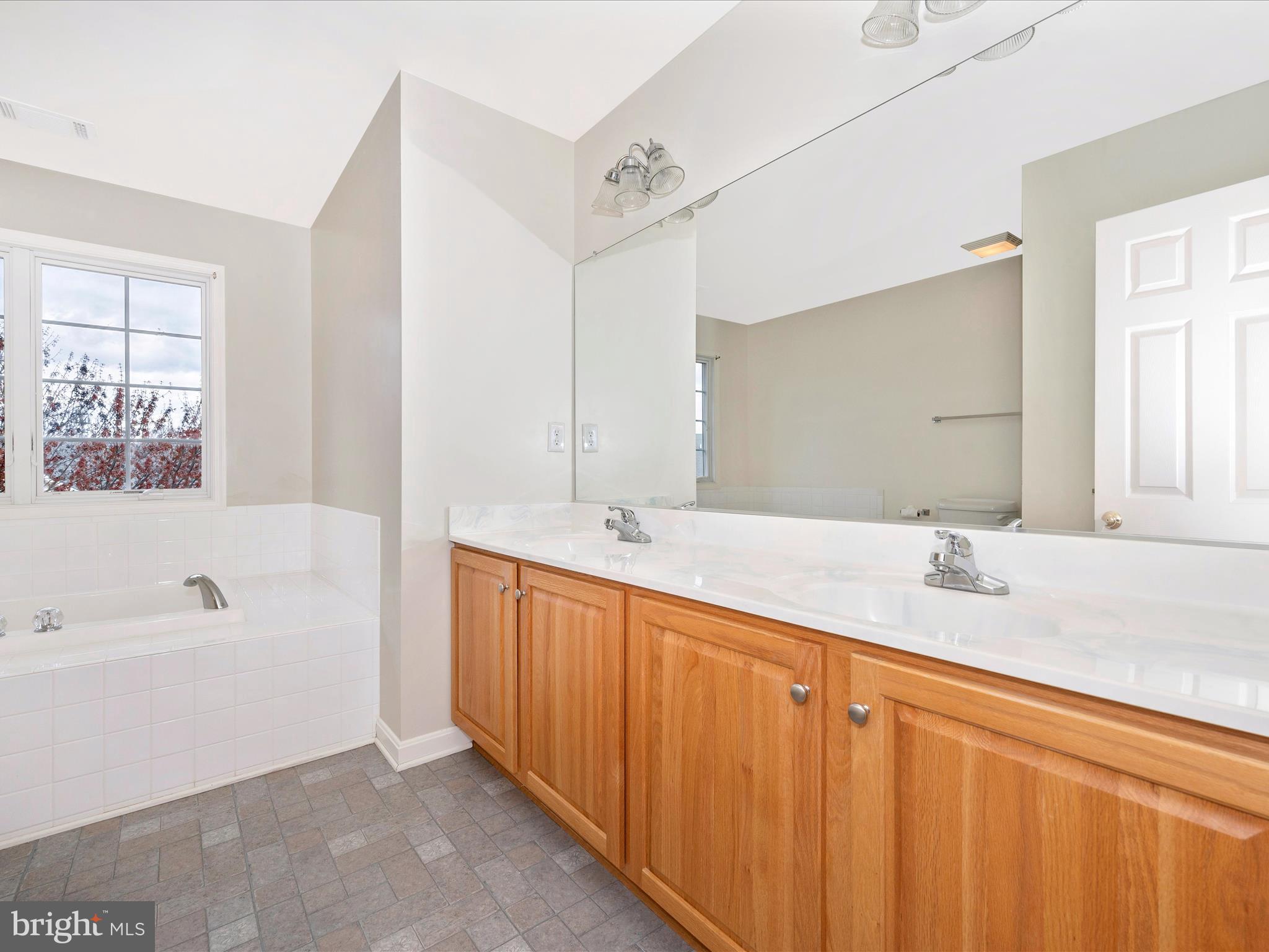 1014 Bexhill Drive Frederick, MD 21702 - Photo 25 of 42 Primary Bathroom