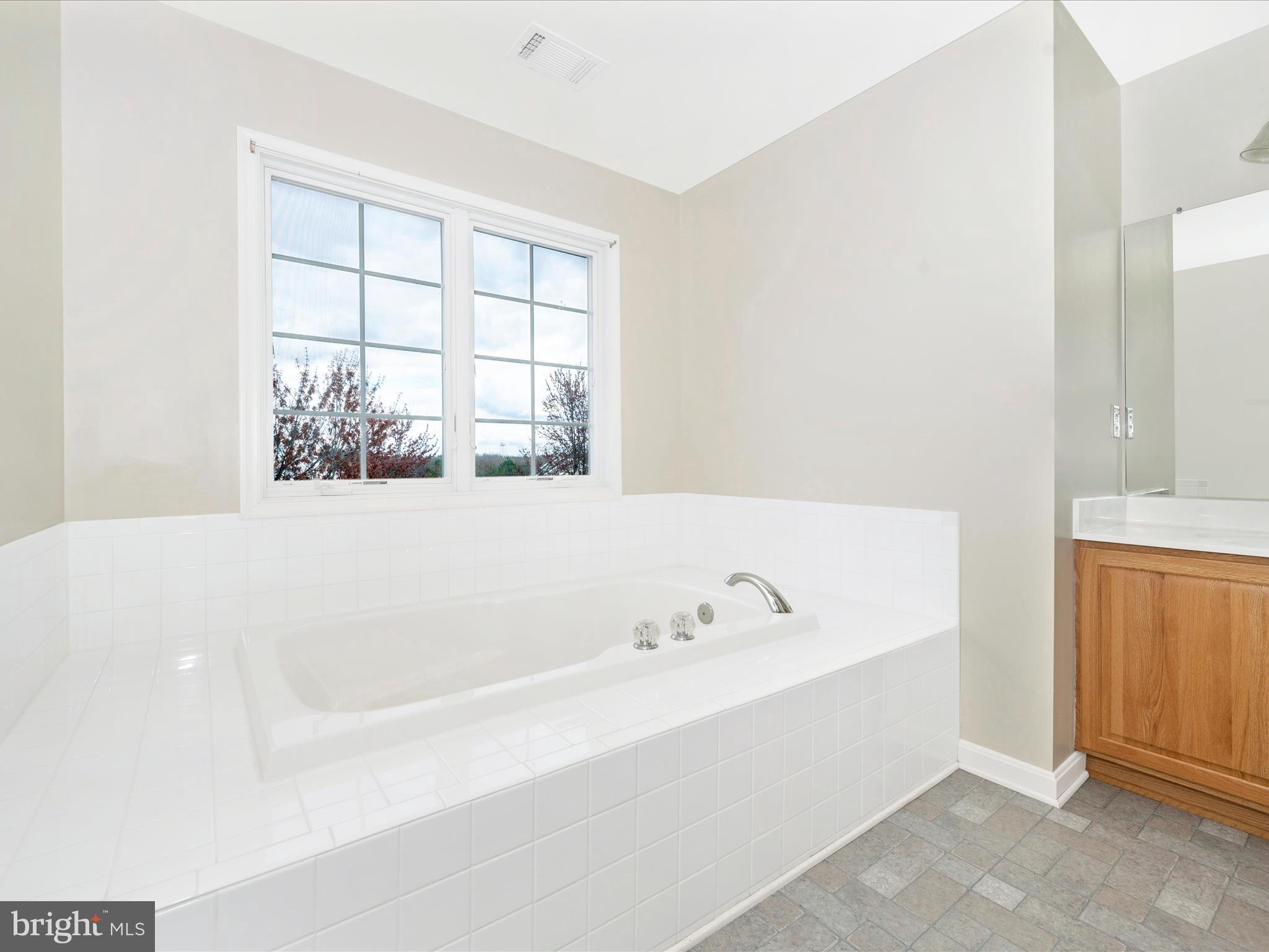 1014 Bexhill Drive Frederick, MD 21702 - Photo 26 of 42 Primary Bathroom