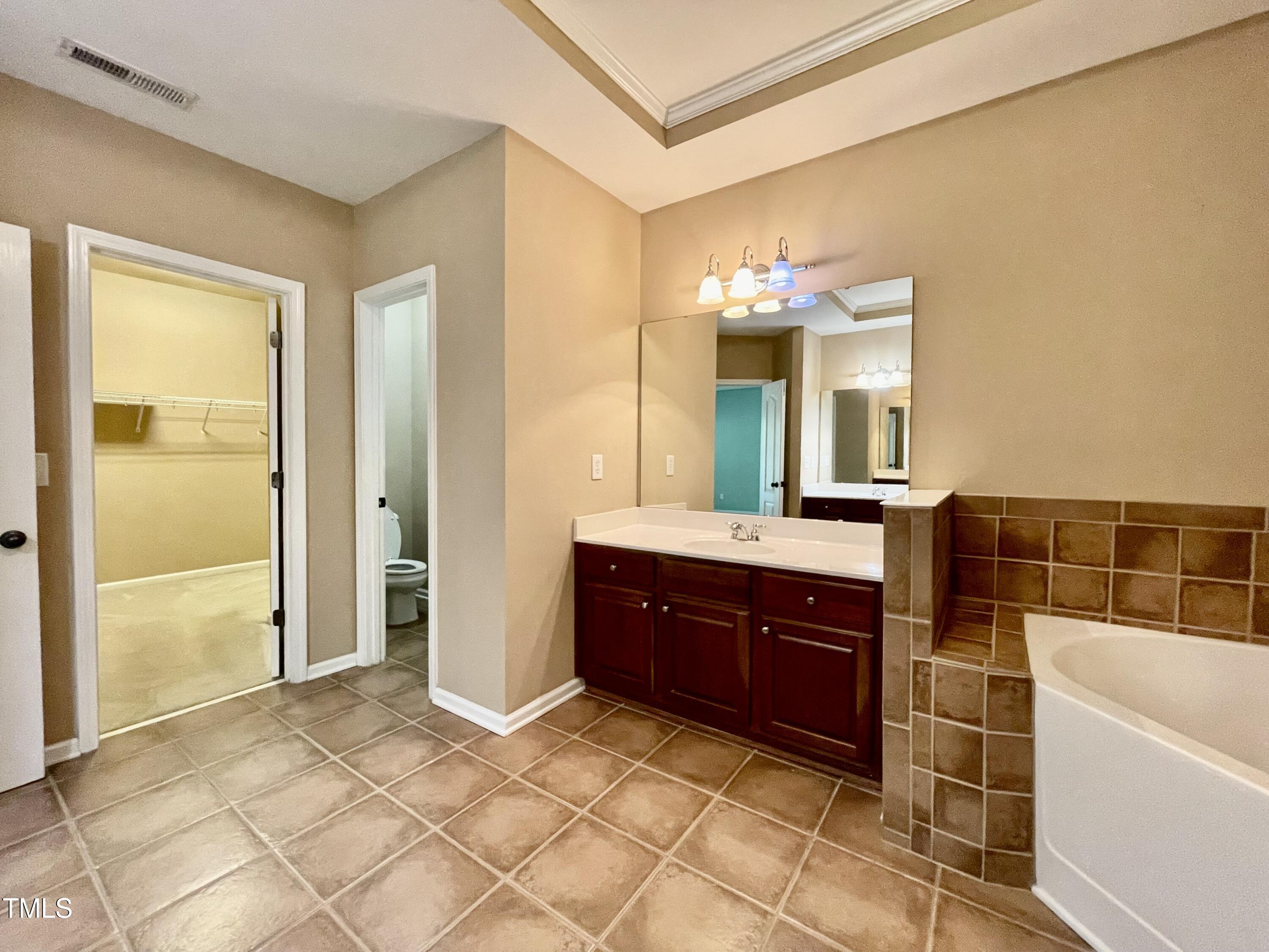 414 Weatherbrook Way Cary, NC 27513 - Photo 29 of 41 IMG-2523