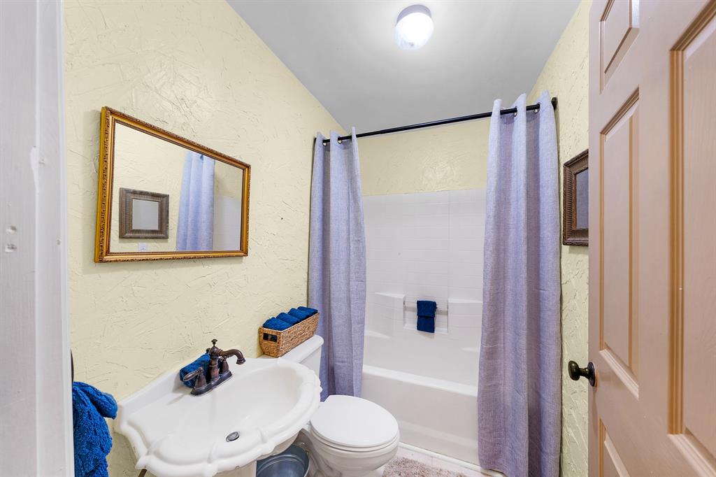 1301 Locust Street Commerce, TX 75428 - Photo 14 of 28
