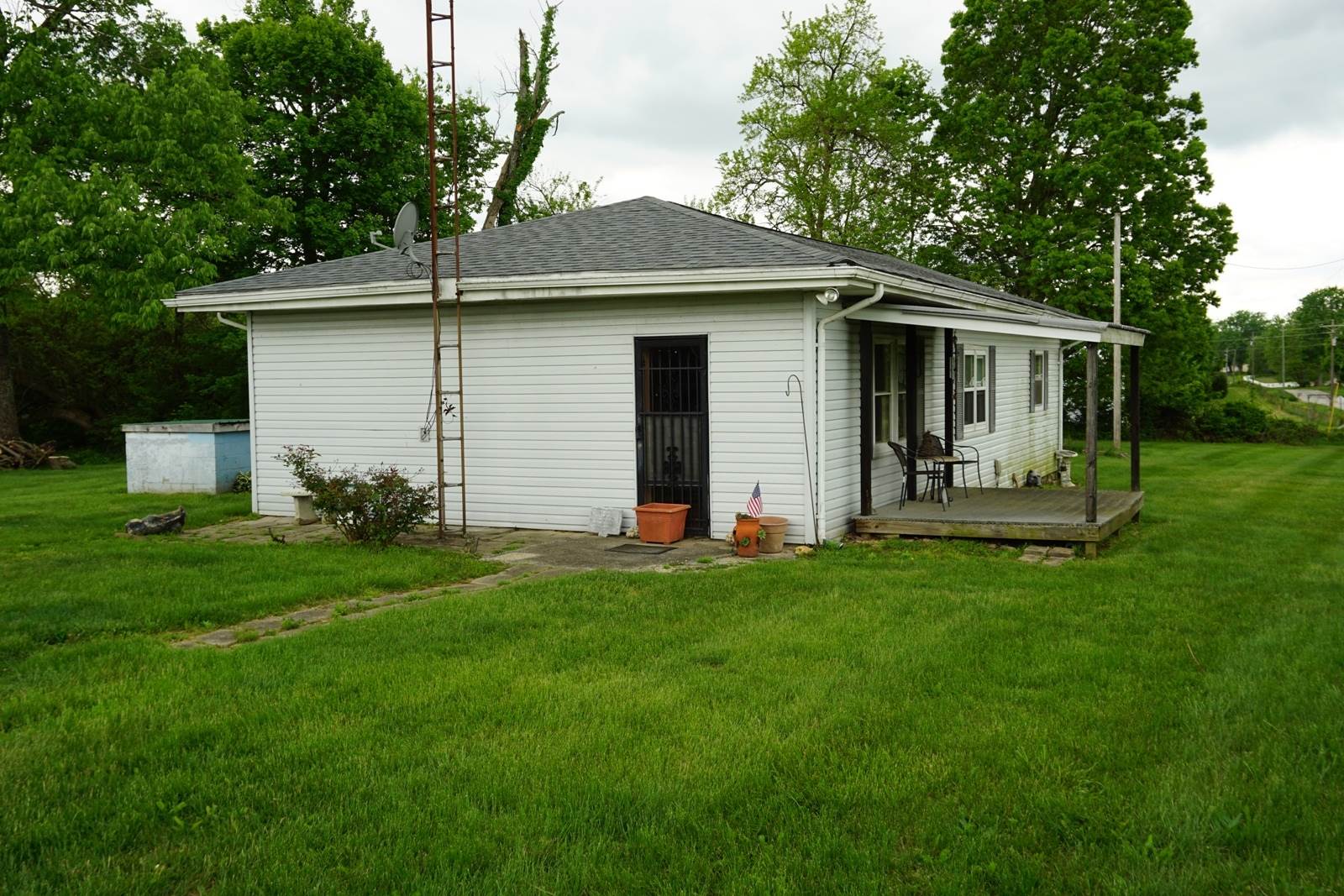 8255 Tunnelton Road Bedford, IN 47421 - Photo 5 of 18 Gallery Image 5