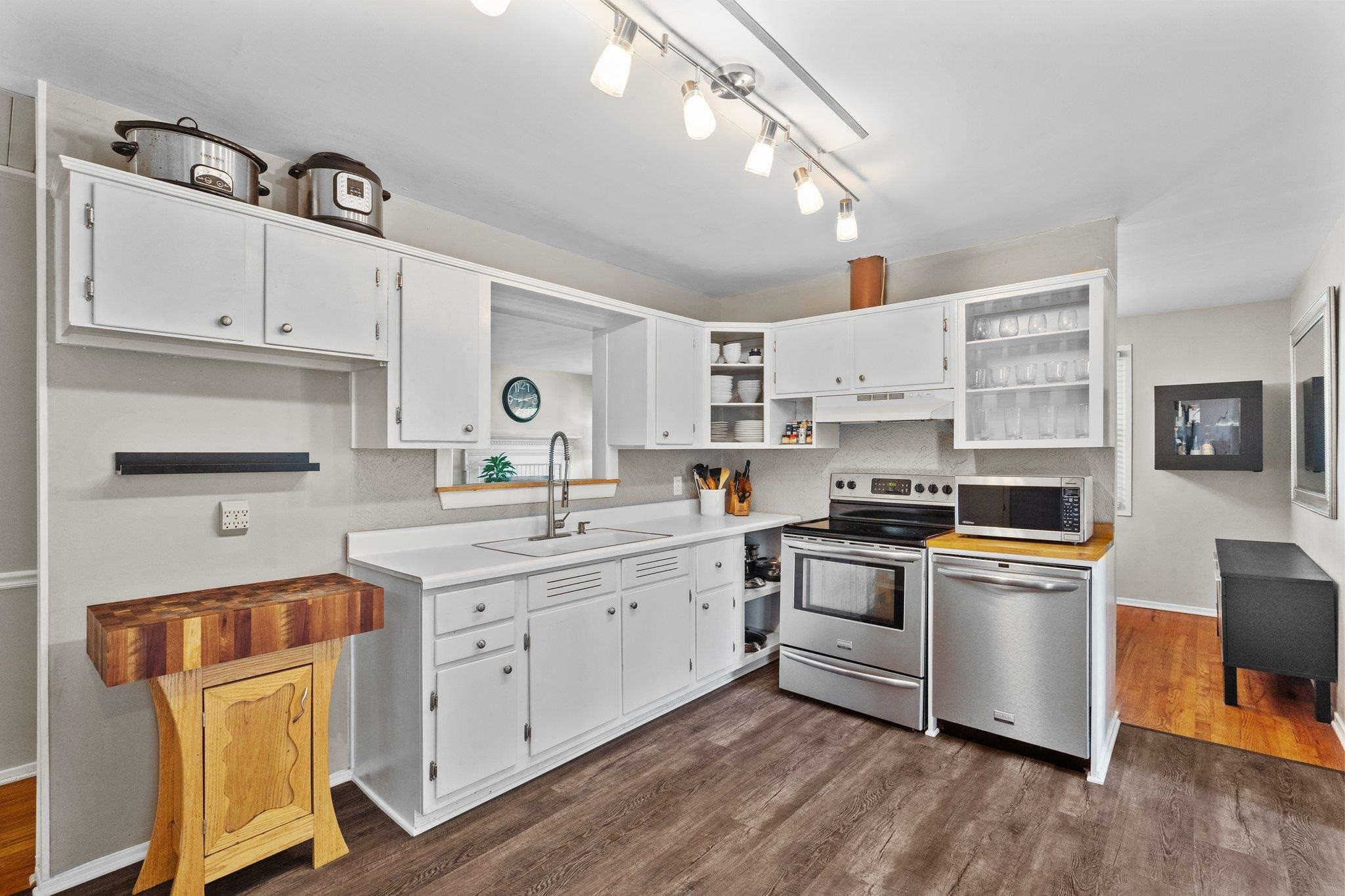 2124 Watkins Street Raleigh, NC 27604 - Photo 7 of 27 Kitchen