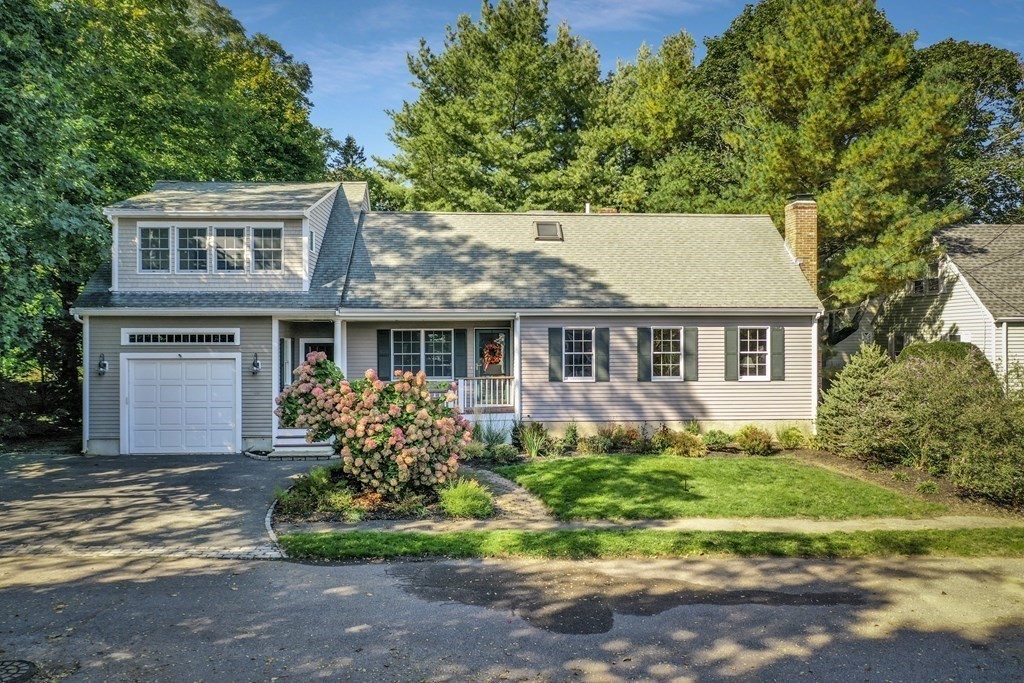 3 Fader Place Marblehead, MA 01945 - Photo 2 of 37 Gallery Image 2