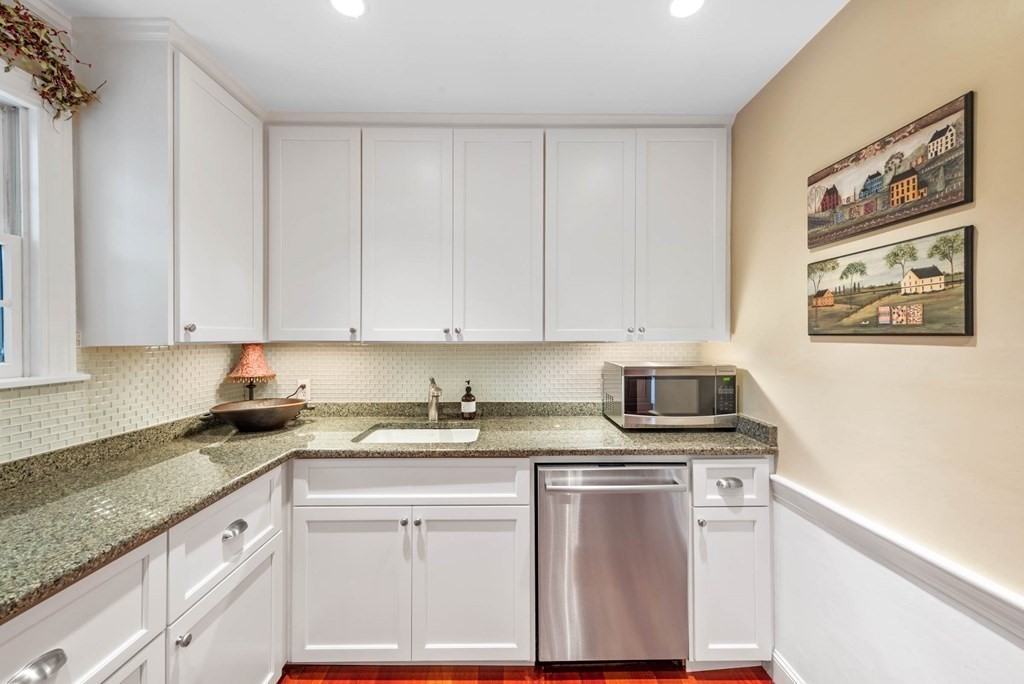 3 Fader Place Marblehead, MA 01945 - Photo 5 of 37 Gallery Image 5