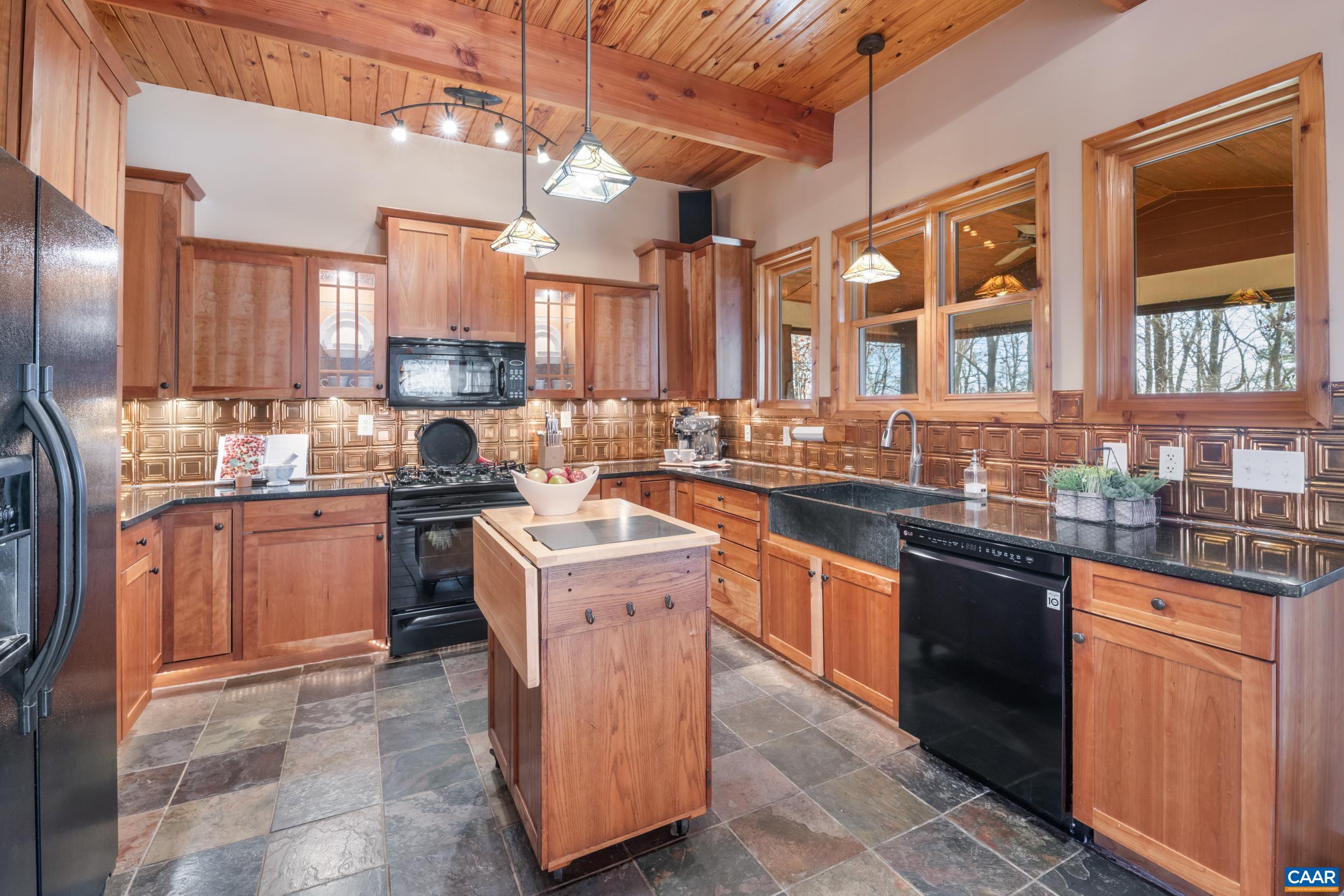 6696 Highlander Way Crozet, VA 22932 - Photo 7 of 71