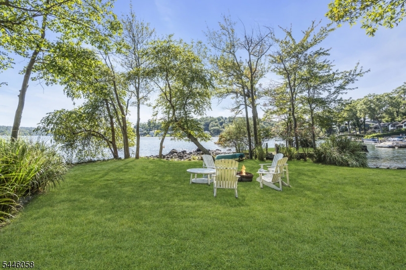 22 Ithanell Road Hopatcong, NJ 07843 - Photo 2 of 27 Gallery Image 2